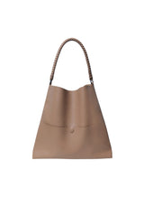 Slim M Tote Grained Leather Camel