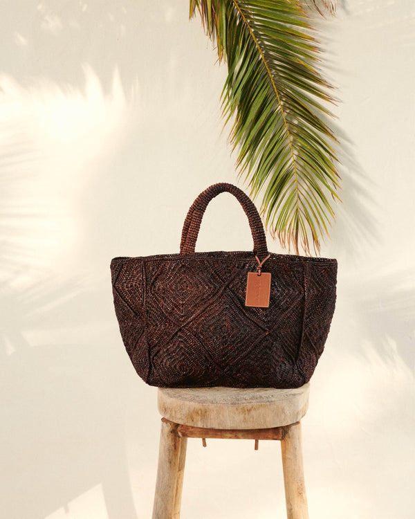 Handbags Manebi Raffia Sunset Bag Large Crochet Chocolate O/S / Raffia Apoella