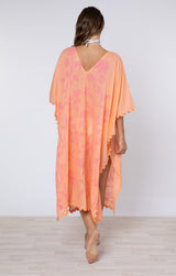 Ponchos Juliet Dunn Midi Poncho Caftan Majorelle Print Peach Pink ONE SIZE / Peach Apoella