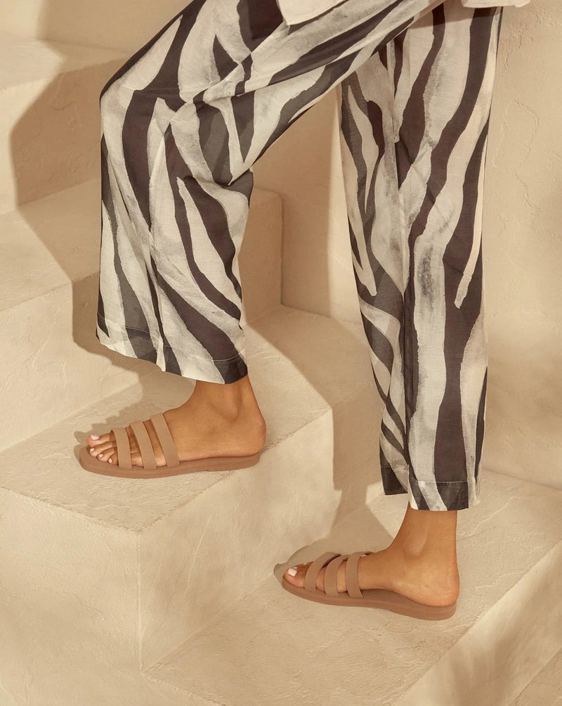 Sandals Manebi Three Band Sandals Cuero Apoella